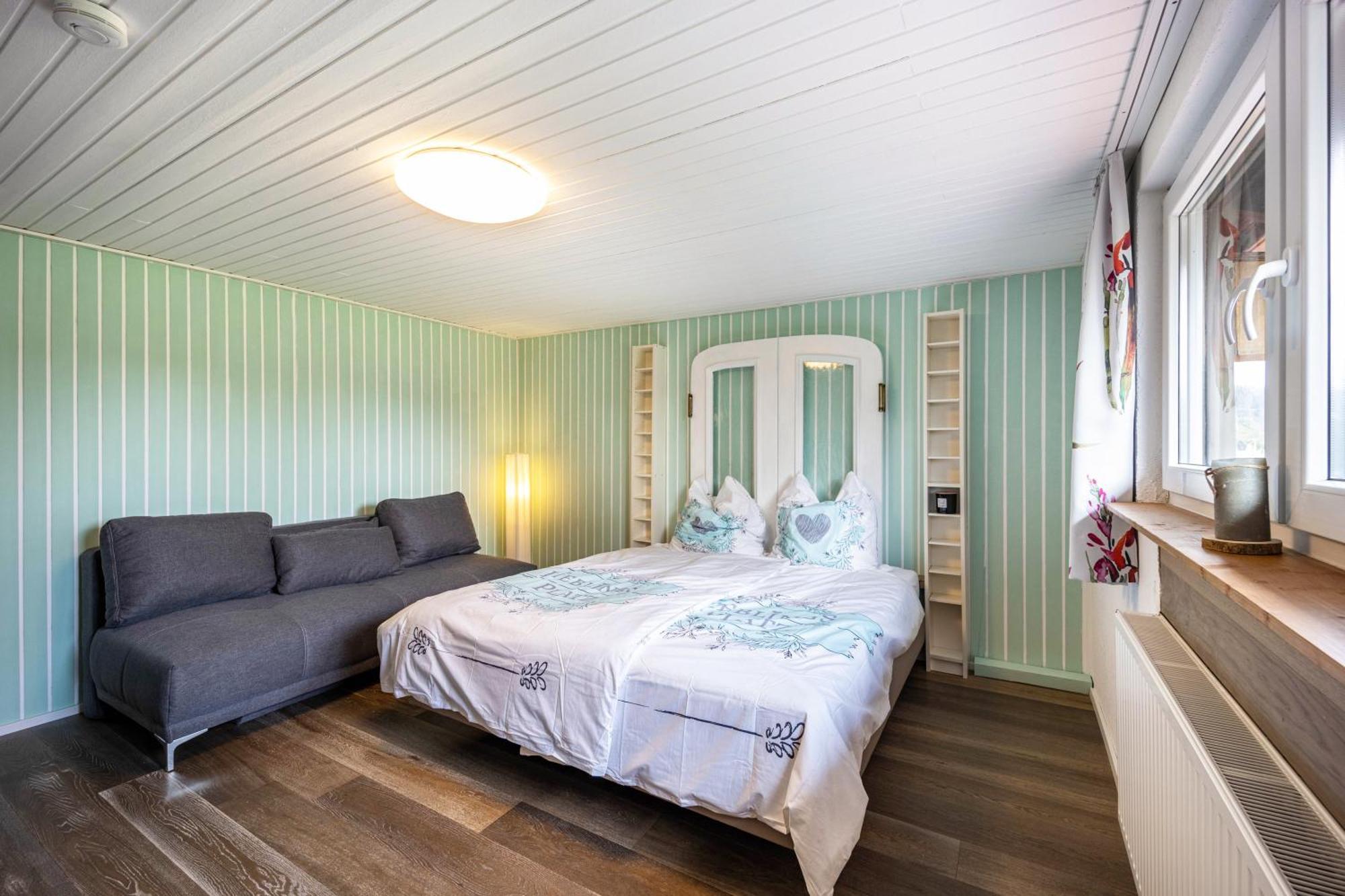 Salty Sol Apartment ลอยท์เคียร์ช อิม อัลล์กอย ภายนอก รูปภาพ